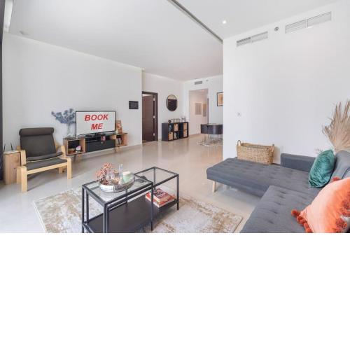50% DISCOUNT GIVEN! Great location! I sleep 4!