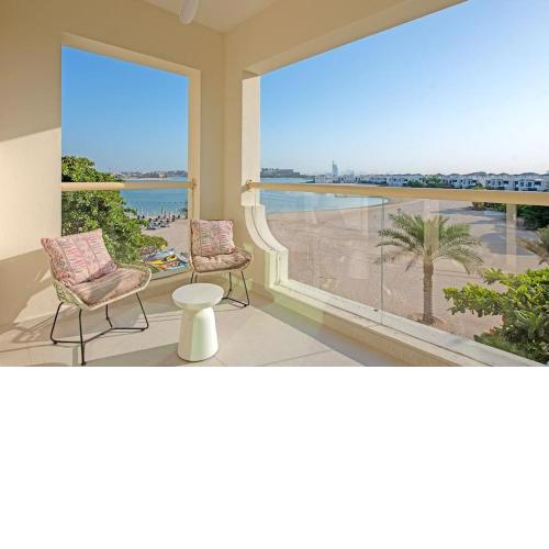 50% OFFER ! I can sleep 4 & on the beach