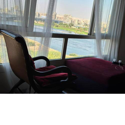 شقه فندقيه بغير مميز علي النيل 501