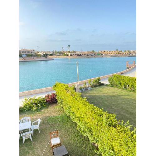 فيلا أول صف على البحيرة مارينا 5ج2