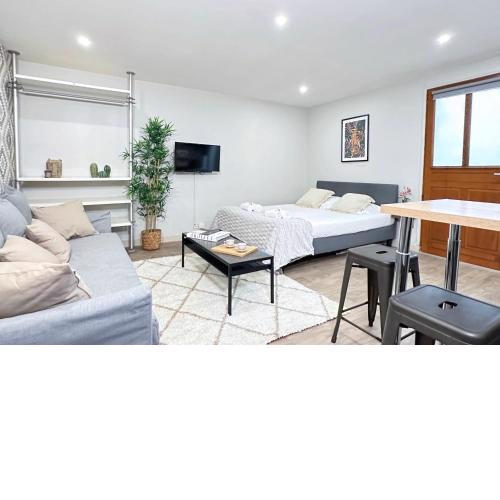 5495 - Porte de Versailles- Studio spacieux