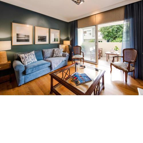 6 Bdr apt, VDSL, 2 mins from Acropolis museum