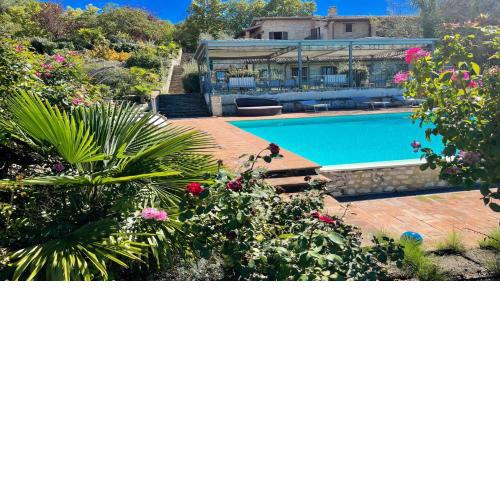 6 holiday apts - 12 mins walk to Spoleto central and train station Fantastic