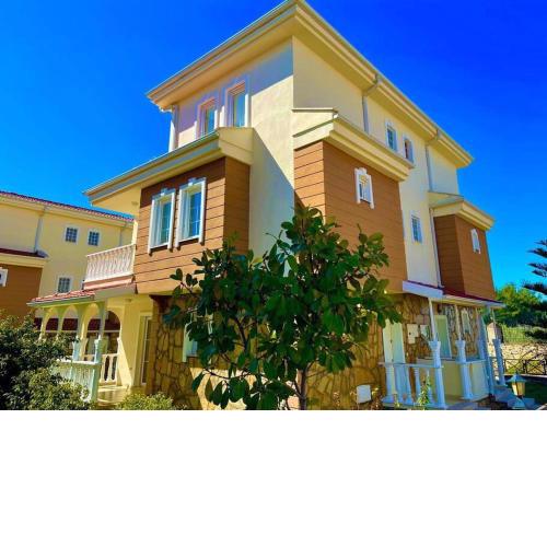 6 Person, Villa with Shared Pool in the Facility - AWZ 257 (2)