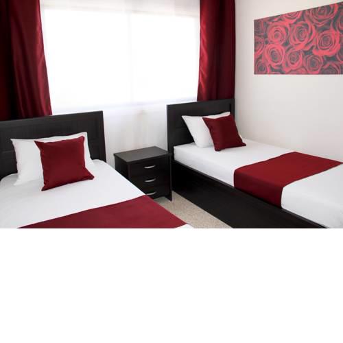 700-8-11 Agia Napa Center 16 people