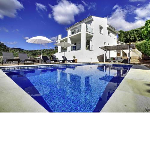 7001 exquisite high standard villa, heated pool