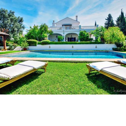 7004 cozy villa with heated pool and garden