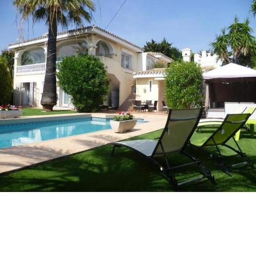 7006 spacious villa privat pool