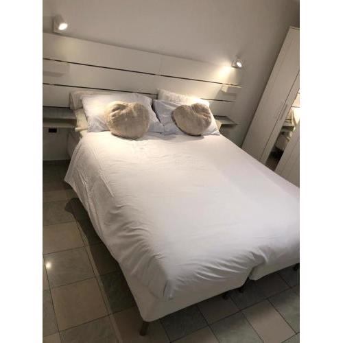 700mt to station Venezia,free parking, shuttle airport Via Napoli 71