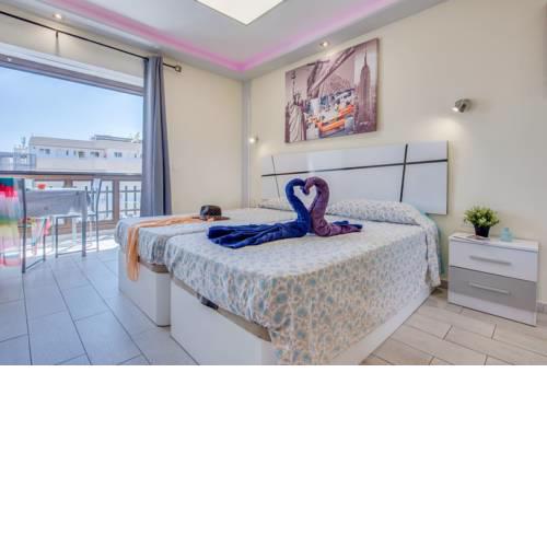 733 Wonderful Studio in LasAmericas! Wi-Fi free!