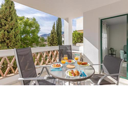 797 Holiday Rentals - Apartamento frente al Parque la Paloma con piscina