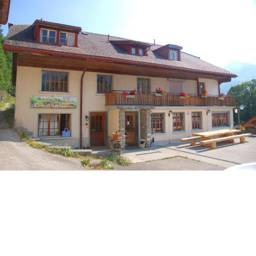 8 bedrooms house with furnished terrace and wifi at Haut Intyamon