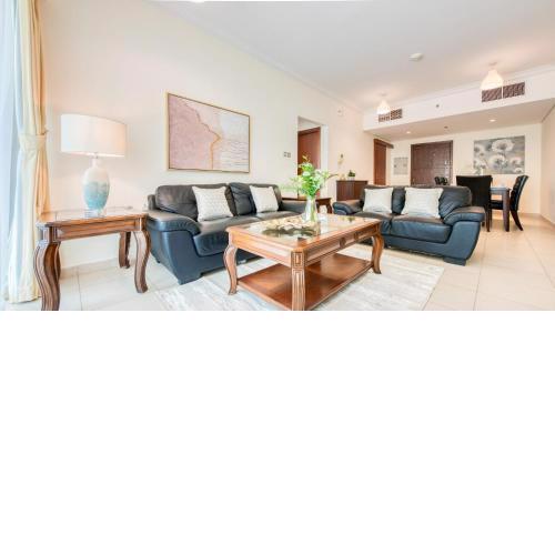8 Boulevard Walk