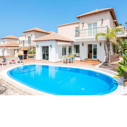8 Chayofa chalet with swimming pool and terrace