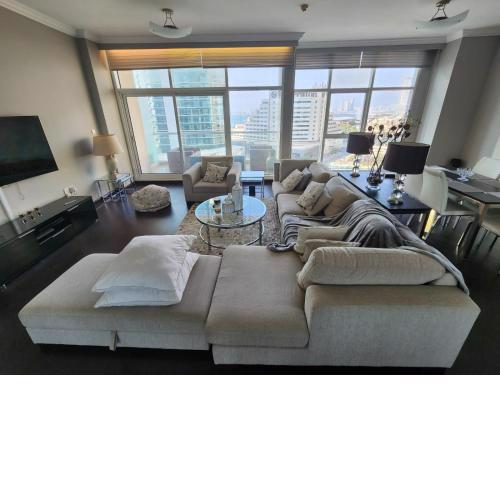807 Dorra Bay 3 Bedrooms Furnished