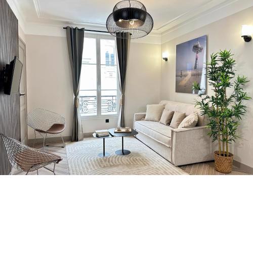 836 - Apartment with gorgeous view "Eiffel Tower"