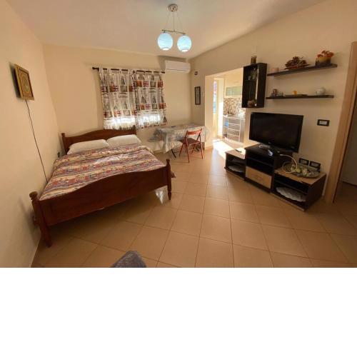 88 Apartment Himare