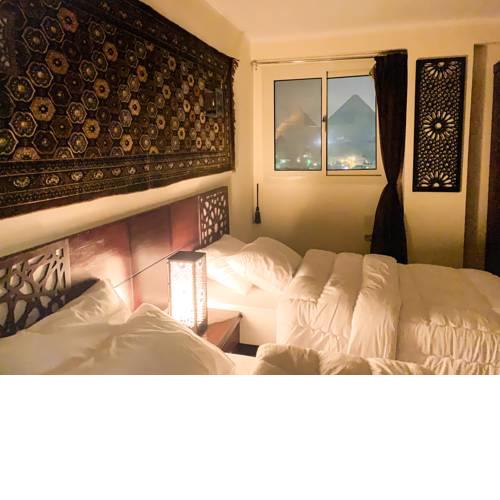 9 Pyramids Inn