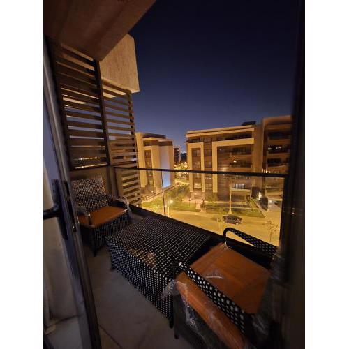 استوديو للايجار مفروش بالبريفادو بمدينتى