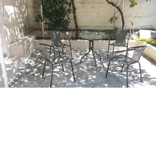 Μονοκατοικία με αυλη και τζακι. Ναύπλιο