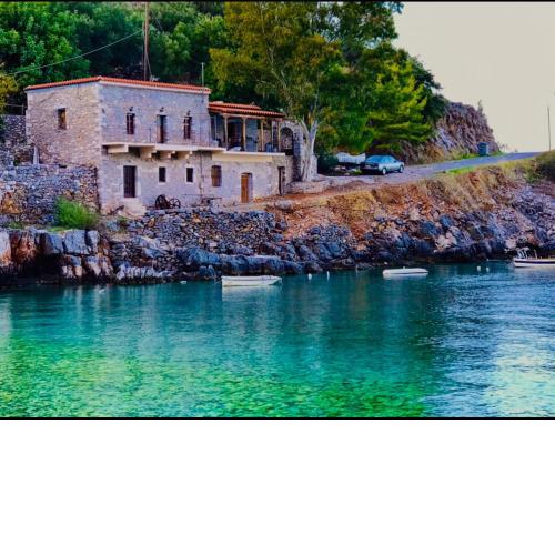 Παραλία «Αμπελο» Διαμέρισμα πάνω στη θάλασσα