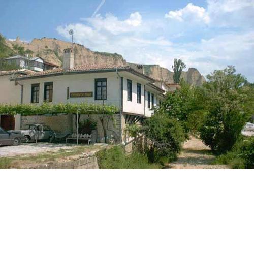 Узуновата къща