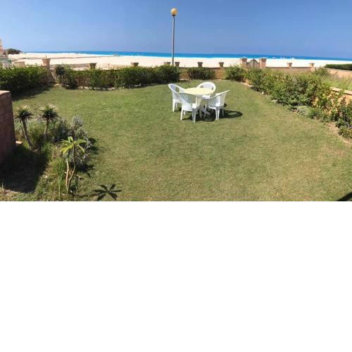 شاليه صف أول بحر للإيجار