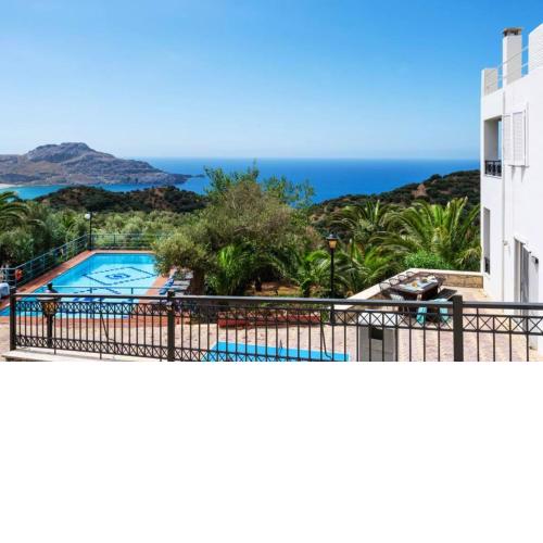 A 5bedroom villa with pool & amazing seaview
