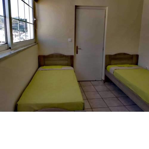 A comfortable family home 10min from the see