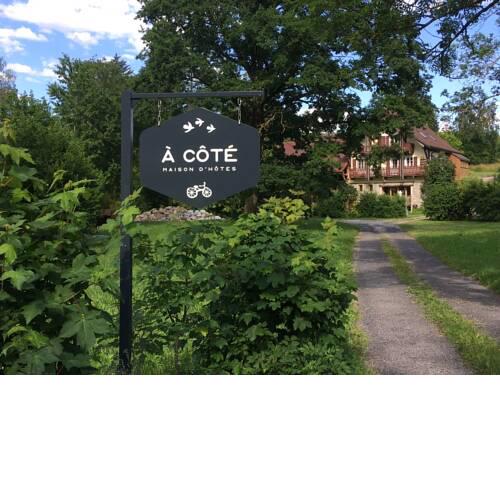 A Côté