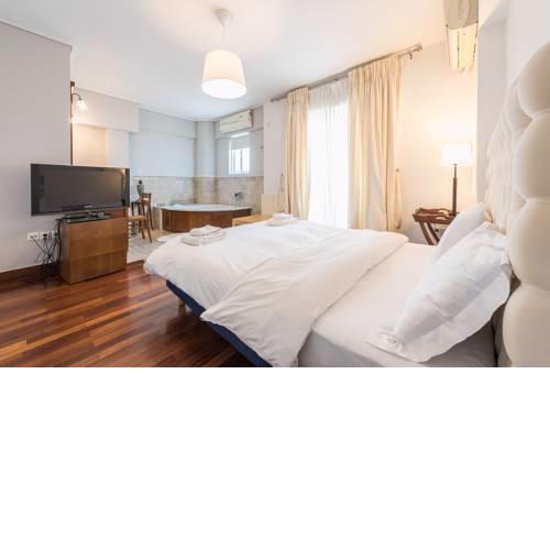 A Deluxe 3Bdr Apartment in Glyfada with Sea View
