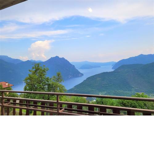 A Rimirar il Lago Mountain Lake Iseo