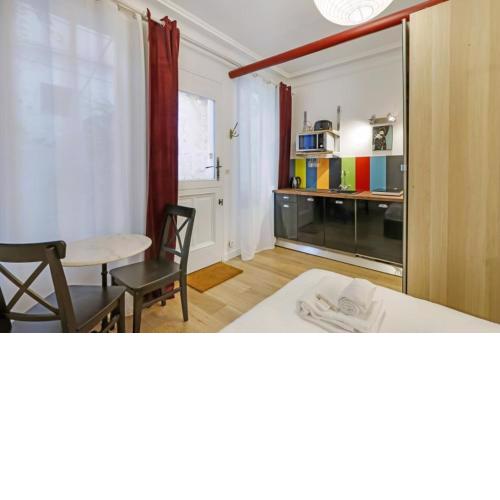 A Sweet Studio in Montparnasse - Boulevard du Montparnasse