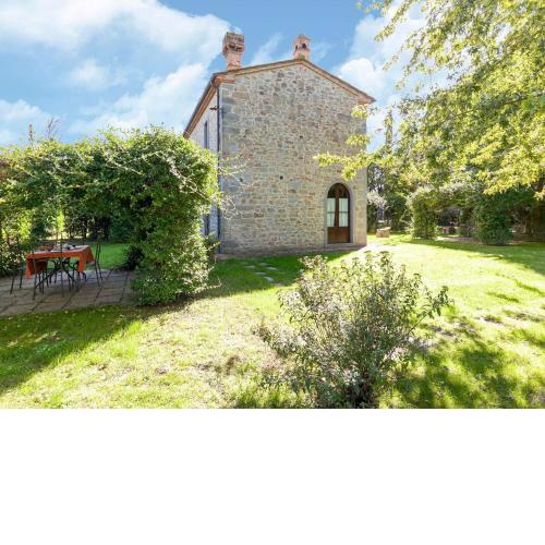 A well kept apartment near Cortona