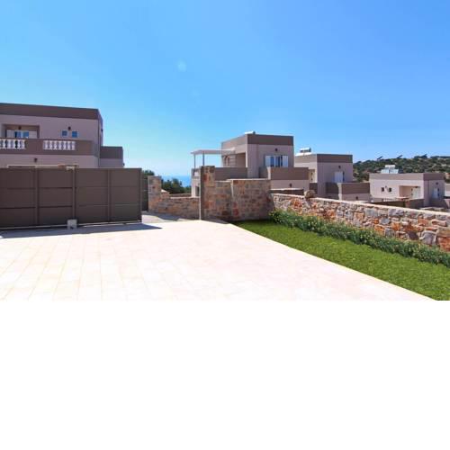 A wonderful 2 bedroom villa with great amenities.