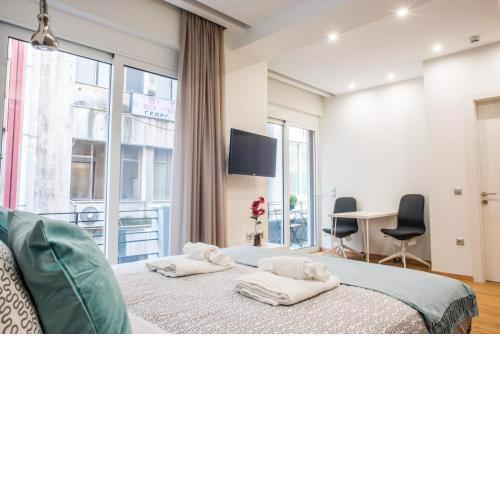 A25 Pristine & Sunny flat with balcony at downtown Athens
