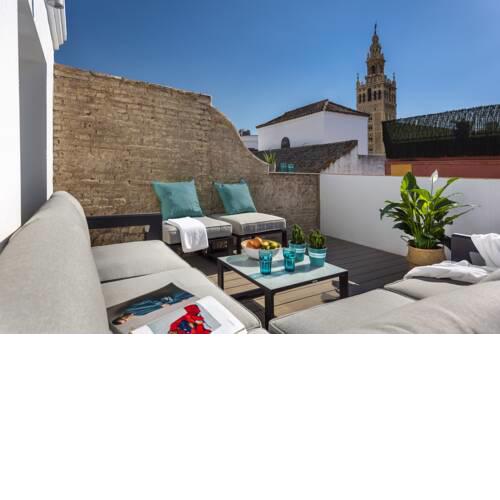 Abades Gallery House, Lux House with Jacuzzi with Cathedral views