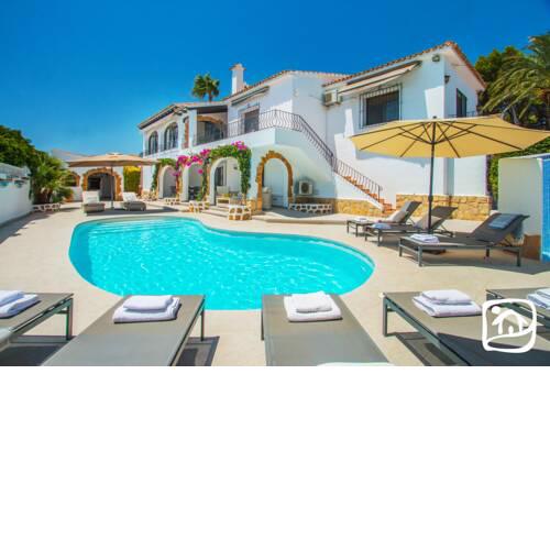 Abahana Villas Blue Cati