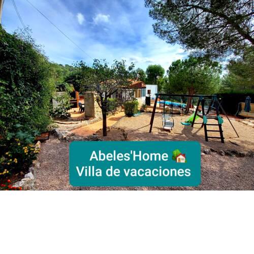 AbelesHome. Villa con Piscina, Barbacoa y Parque Infantil.