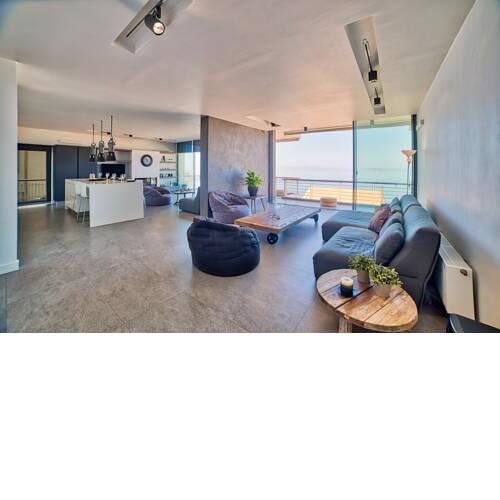 Above Blue Luxury Apartment