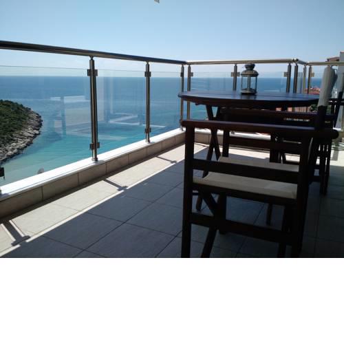 Above the Sea Apartments
