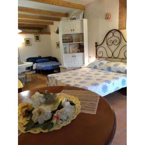 Abruzzocasacampagna Collecorvino - Monolocale con mini-cucina, giardino e parcheggio