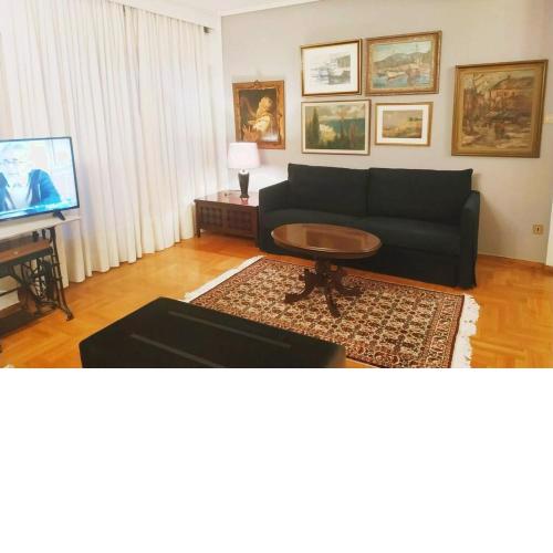 Absolutely Central Luxury Apartment