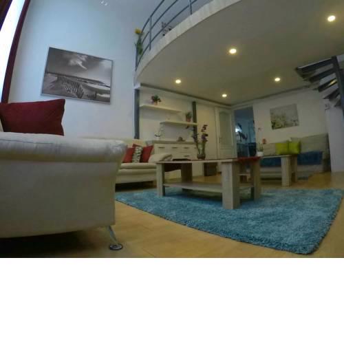 Acacia Downtown Apartment