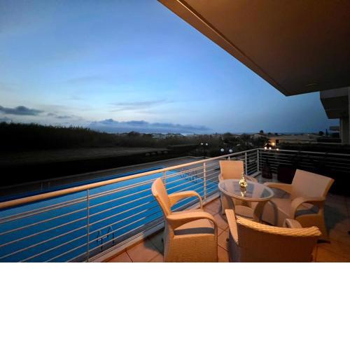 Acalli Poolfront Apartment