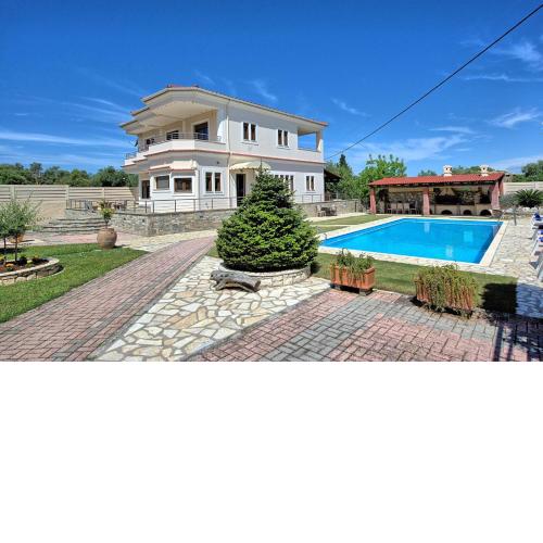 Acharavi Beach Villa