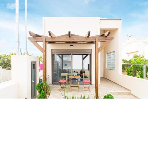 Achilles Maisonette