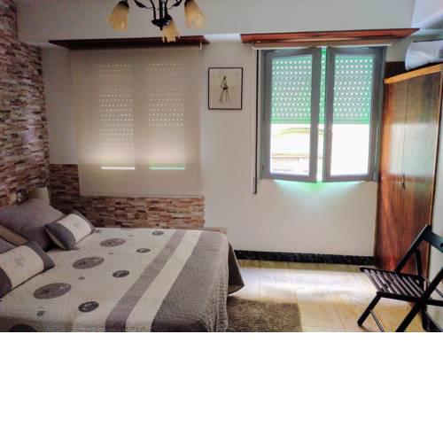 ACOGEDOR ESTUDIO EN CASCO VIEJO