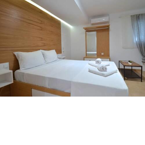 Acropolis, a nice and minimal apartment