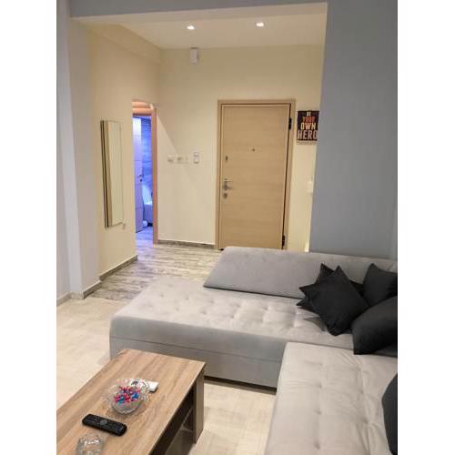 Acropolis brand new 1min from metro!
